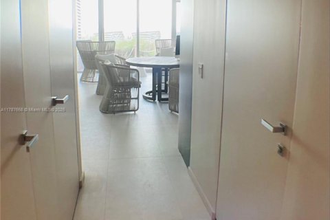 Condo in Sunny Isles Beach, Florida  № 1861059 - photo 10