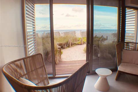 Condo in Sunny Isles Beach, Florida  № 1861059 - photo 14