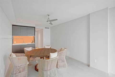 Condo in Sunny Isles Beach, Florida  № 1861059 - photo 3