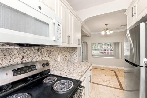 Villa ou maison à louer à North Miami Beach, Floride: 4 chambres, 126.35 m2 № 2385110 - photo 7