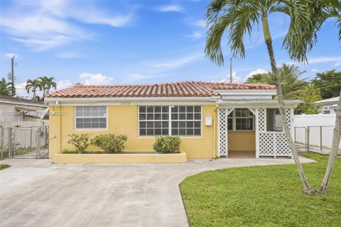 Villa ou maison à North Miami Beach, Floride 4 chambres, 126.35 m2 № 2385110