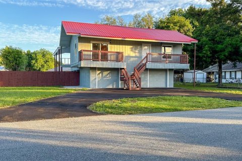 Casa en venta en Lake Panasoffkee, Florida, 5 dormitorios, 244.8 m2 № 1852840 - foto 1