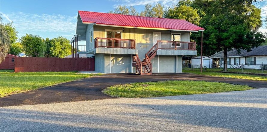 Casa en Lake Panasoffkee, Florida 5 dormitorios, 244.8 m2 № 1852840