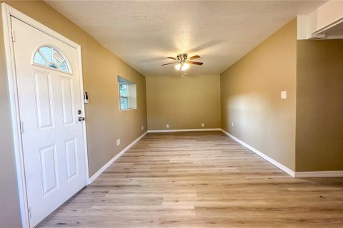 Casa en venta en Lake Panasoffkee, Florida, 5 dormitorios, 244.8 m2 № 1852840 - foto 11