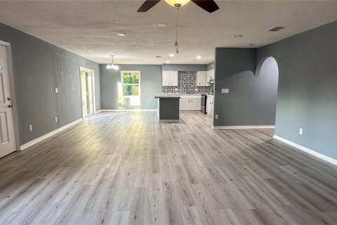 Casa en venta en Lake Panasoffkee, Florida, 5 dormitorios, 244.8 m2 № 1852840 - foto 21