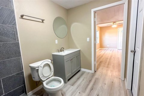 Casa en venta en Lake Panasoffkee, Florida, 5 dormitorios, 244.8 m2 № 1852840 - foto 8