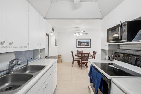 Copropriété à vendre à Deerfield Beach, Floride: 1 chambre, 68.56 m2 № 1763858 - photo 12