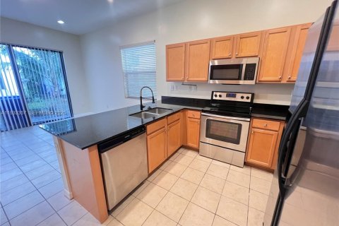 Casa en venta en Miramar, Florida, 3 dormitorios, 173.54 m2 № 1991212 - foto 3