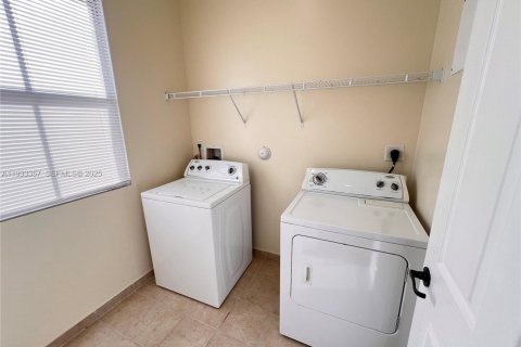 Casa en venta en Miramar, Florida, 3 dormitorios, 173.54 m2 № 1991212 - foto 14