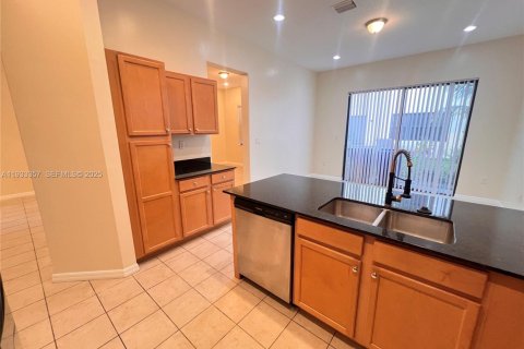 Casa en venta en Miramar, Florida, 3 dormitorios, 173.54 m2 № 1991212 - foto 4