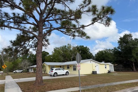 Villa ou maison à louer à Sarasota, Floride: 3 chambres, 146.51 m2 № 2101195 - photo 5