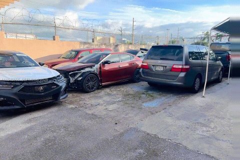 Immobilier commercial à vendre à Miami, Floride № 2002002 - photo 5