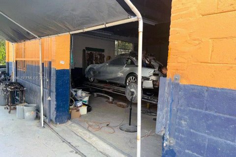 Immobilier commercial à vendre à Miami, Floride № 2002002 - photo 7