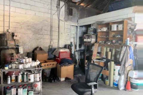 Immobilier commercial à vendre à Miami, Floride № 2002002 - photo 12