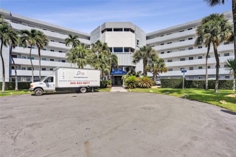 Appartement à louer à North Miami Beach, Floride: 1 chambre, 77.76 m2 № 1946428 - photo 30