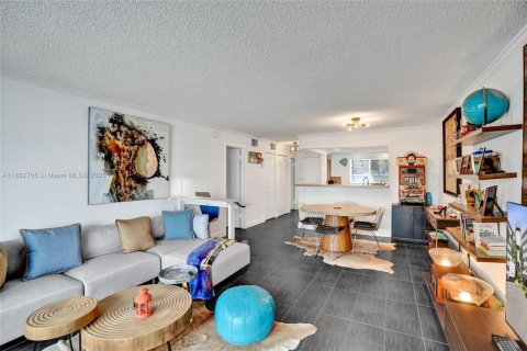 Appartement à louer à North Miami Beach, Floride: 1 chambre, 77.76 m2 № 1946428 - photo 17