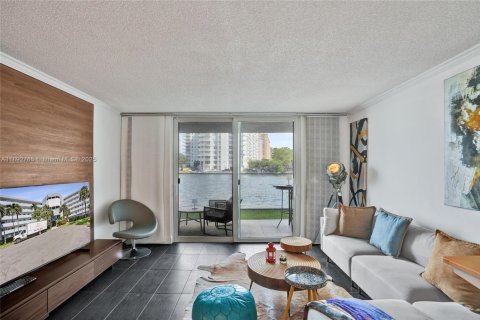Appartement à louer à North Miami Beach, Floride: 1 chambre, 77.76 m2 № 1946428 - photo 15
