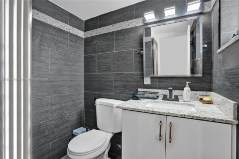 Appartement à louer à North Miami Beach, Floride: 1 chambre, 77.76 m2 № 1946428 - photo 13