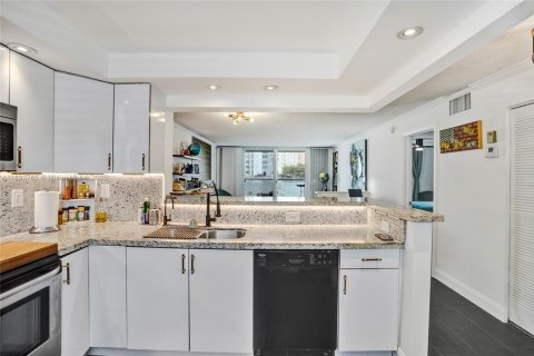 Appartement à louer à North Miami Beach, Floride: 1 chambre, 77.76 m2 № 1946428 - photo 20