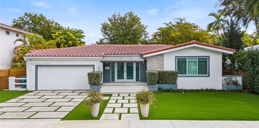 Villa ou maison à Miami, Floride 3 chambres, 137.87 m2 № 2017675