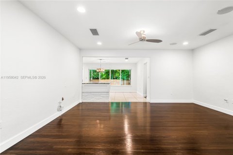 Villa ou maison à louer à Miami, Floride: 3 chambres, 137.87 m2 № 2017675 - photo 17