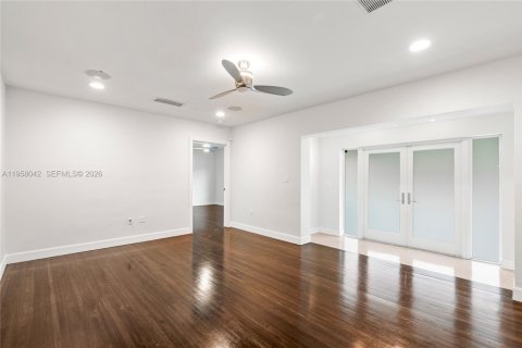 Villa ou maison à louer à Miami, Floride: 3 chambres, 137.87 m2 № 2017675 - photo 16