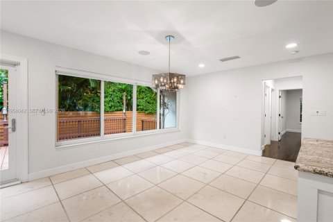 Villa ou maison à louer à Miami, Floride: 3 chambres, 137.87 m2 № 2017675 - photo 24