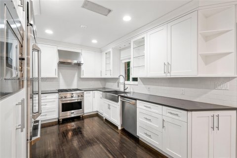 Villa ou maison à louer à Miami, Floride: 3 chambres, 137.87 m2 № 2017675 - photo 26