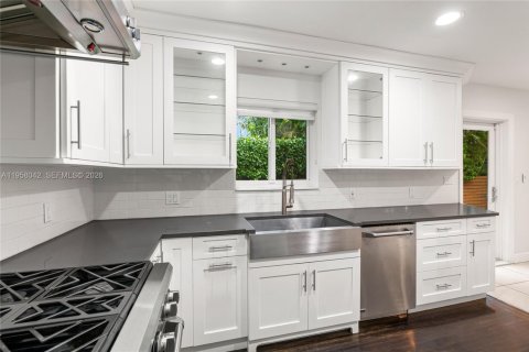 Villa ou maison à louer à Miami, Floride: 3 chambres, 137.87 m2 № 2017675 - photo 27