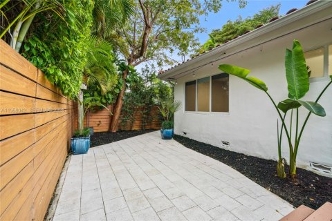 Villa ou maison à louer à Miami, Floride: 3 chambres, 137.87 m2 № 2017675 - photo 7