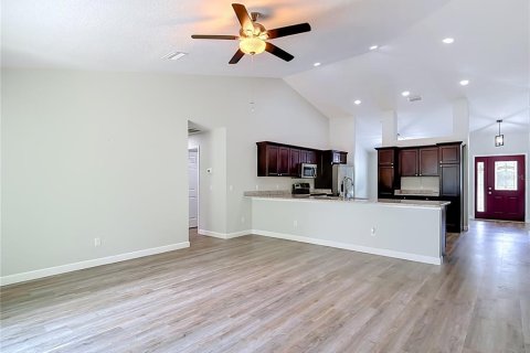 Villa ou maison à vendre à Weeki Wachee, Floride: 3 chambres, 167.78 m2 № 2304534 - photo 18