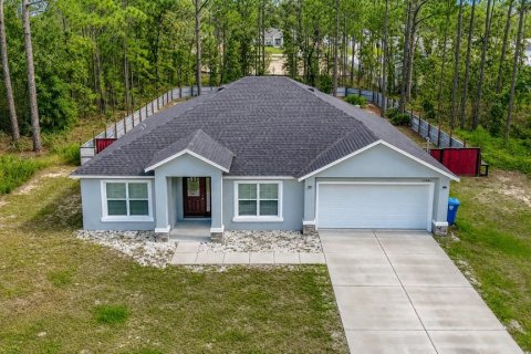 Casa en Weeki Wachee, Florida 3 dormitorios, 167.78 m2 № 2304534