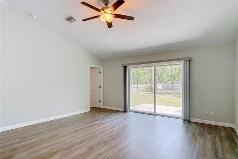 Villa ou maison à vendre à Weeki Wachee, Floride: 3 chambres, 167.78 m2 № 2304534 - photo 16