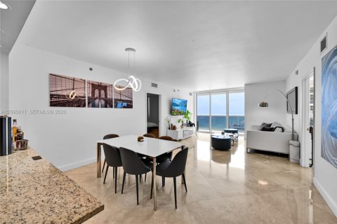 Condominio en venta en Hallandale Beach, Florida, 3 dormitorios, 155.61 m2 № 2384502 - foto 9