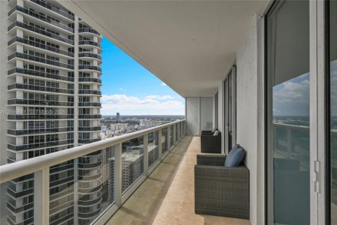 Condominio en venta en Hallandale Beach, Florida, 3 dormitorios, 155.61 m2 № 2384502 - foto 22