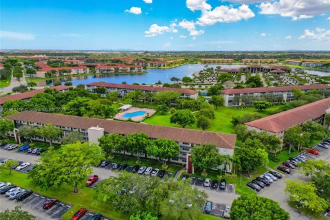 Condo in Pembroke Pines, Florida, 2 bedrooms  № 1874826 - photo 21