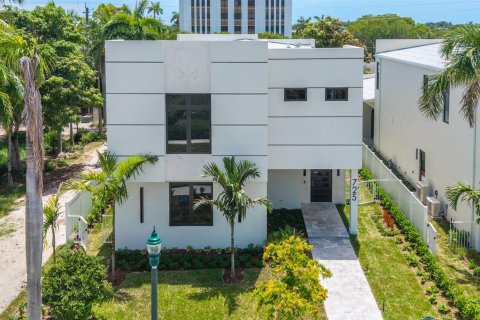 Casa en venta en Delray Beach, Florida, 5 dormitorios, 336.58 m2 № 2428109 - foto 2