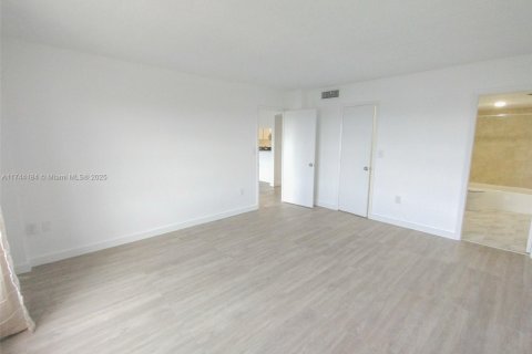 Condo in Lauderhill, Florida, 1 bedroom  № 1710492 - photo 19
