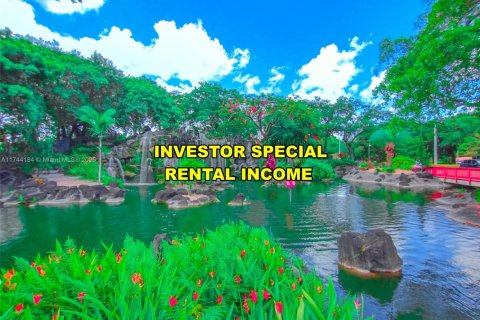 Condo in Lauderhill, Florida, 1 bedroom  № 1710492 - photo 1