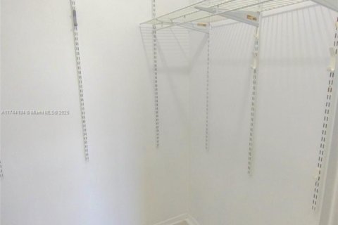 Condo in Lauderhill, Florida, 1 bedroom  № 1710492 - photo 25