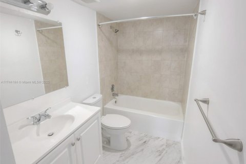 Condo in Lauderhill, Florida, 1 bedroom  № 1710492 - photo 21