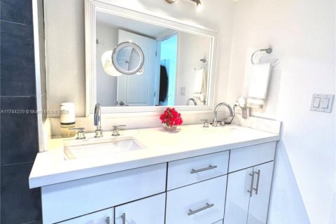 Купить кондоминиум в Авентура, Флорида 2 спальни, 92.53м2, № 2022480 - фото 19