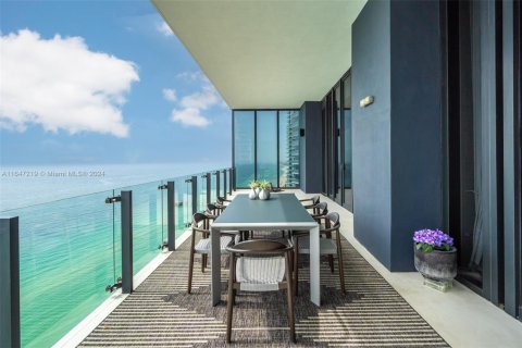 Condominio en alquiler en Sunny Isles Beach, Florida, 4 dormitorios, 557.41 m2 № 1881497 - foto 21