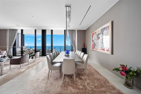 Condominio en alquiler en Sunny Isles Beach, Florida, 4 dormitorios, 557.41 m2 № 1881497 - foto 3