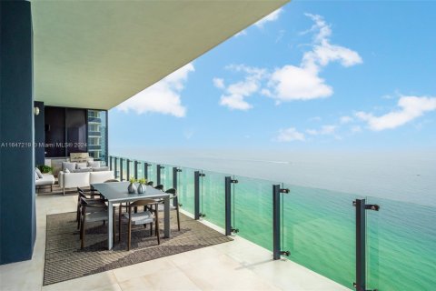 Condominio en alquiler en Sunny Isles Beach, Florida, 4 dormitorios, 557.41 m2 № 1881497 - foto 4