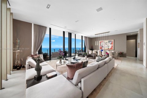 Condominio en alquiler en Sunny Isles Beach, Florida, 4 dormitorios, 557.41 m2 № 1881497 - foto 16
