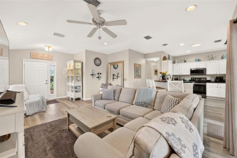 House in Summerfield, Florida 2 bedrooms, 125.05 sq.m. № 2322555 - photo 12