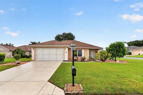 House in Summerfield, Florida 2 bedrooms, 125.05 sq.m. № 2322555 - photo 4