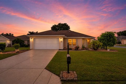 House in Summerfield, Florida 2 bedrooms, 125.05 sq.m. № 2322555 - photo 3