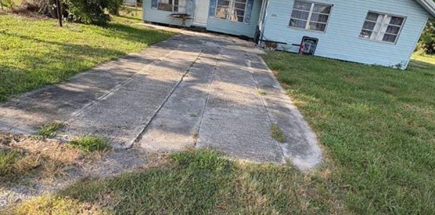 House in Clewiston, Florida 3 bedrooms, 133.78 sq.m. № 1898522